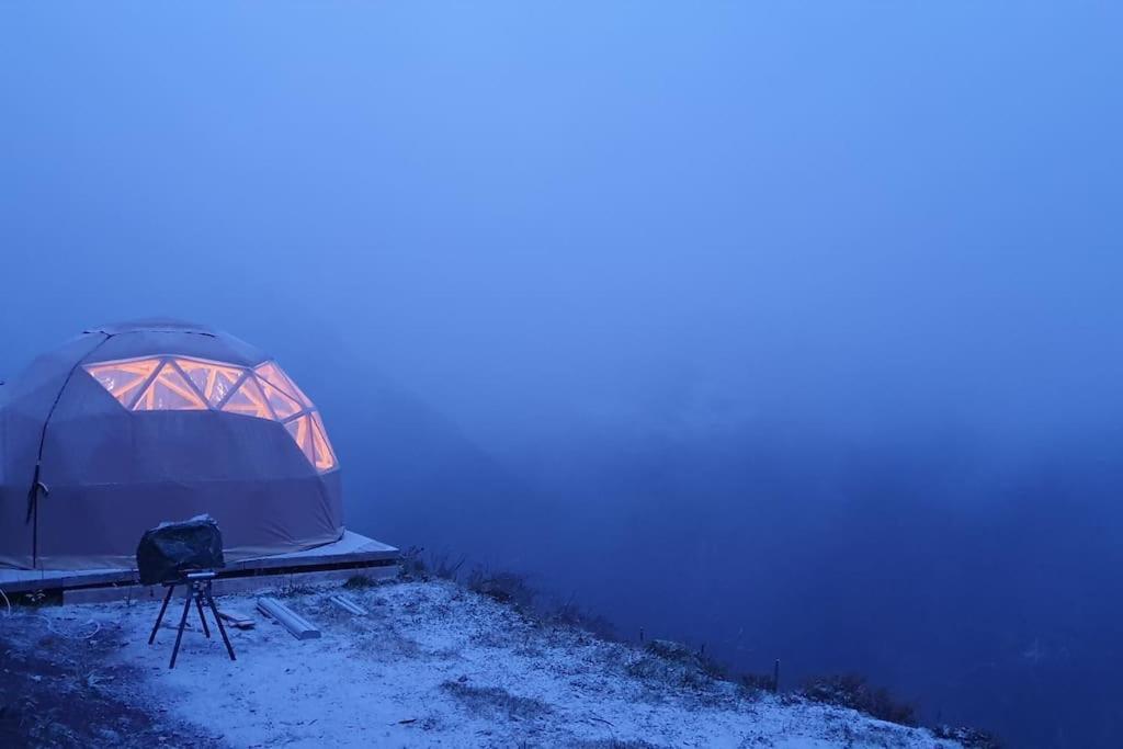 Отель Les 3 Flocons Roure Экстерьер фото